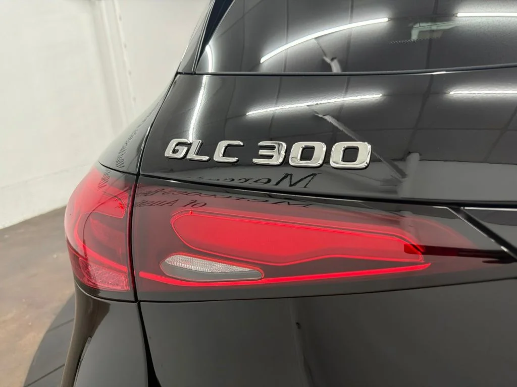 New 2026 Black Mercedes-Benz GLC 300 image 11