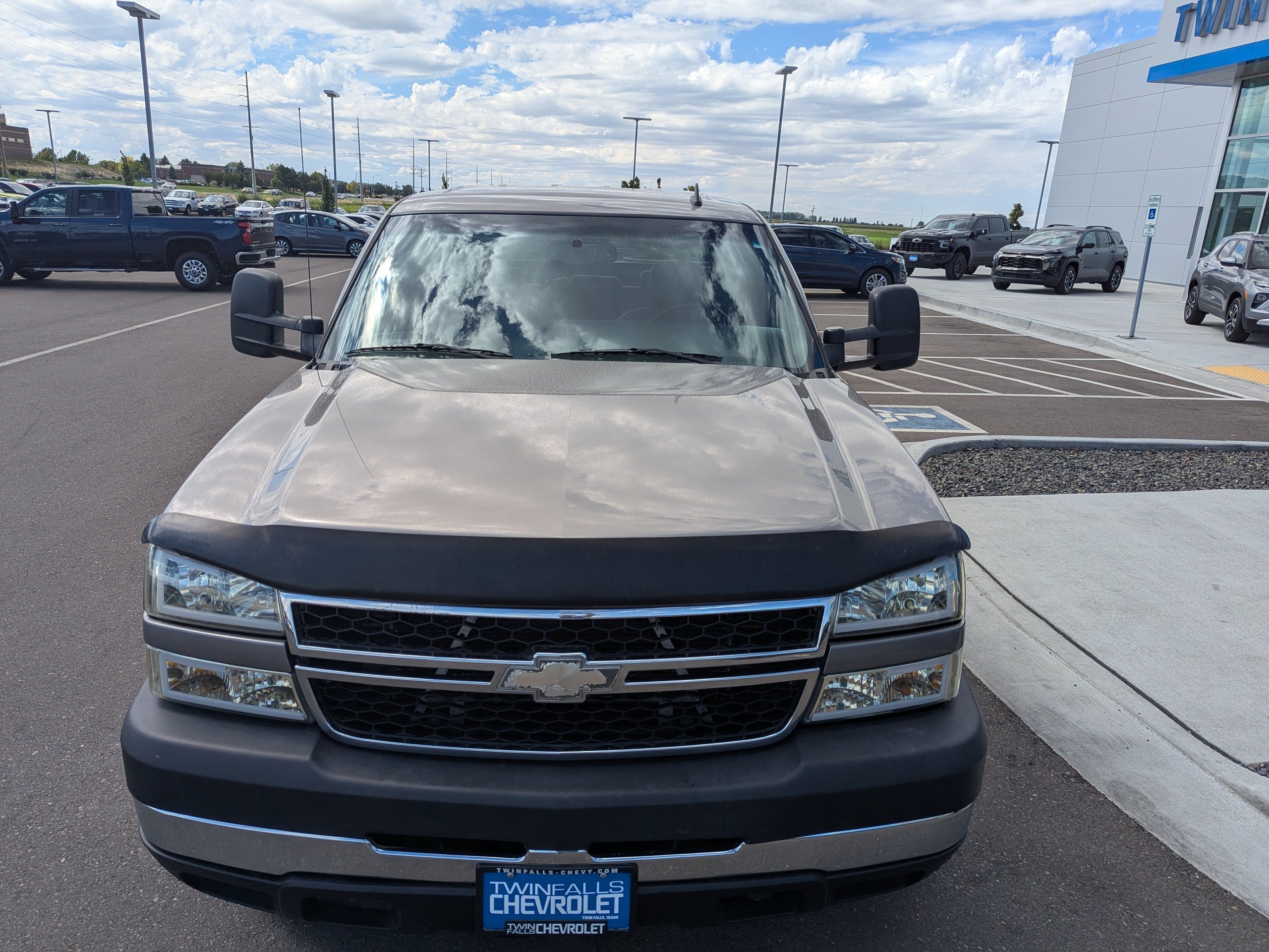 Used 2007 Graystone Metallic Chevrolet SRW LT3 image 6