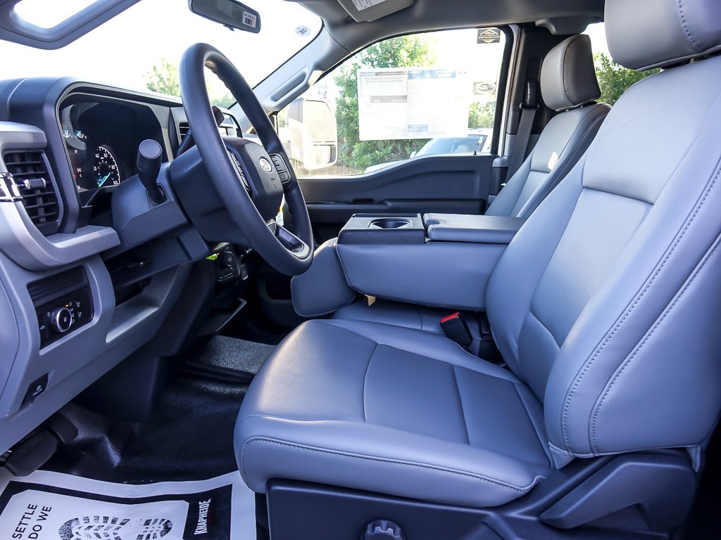 New 2026 Oxford White Ford 11' KUV image 18