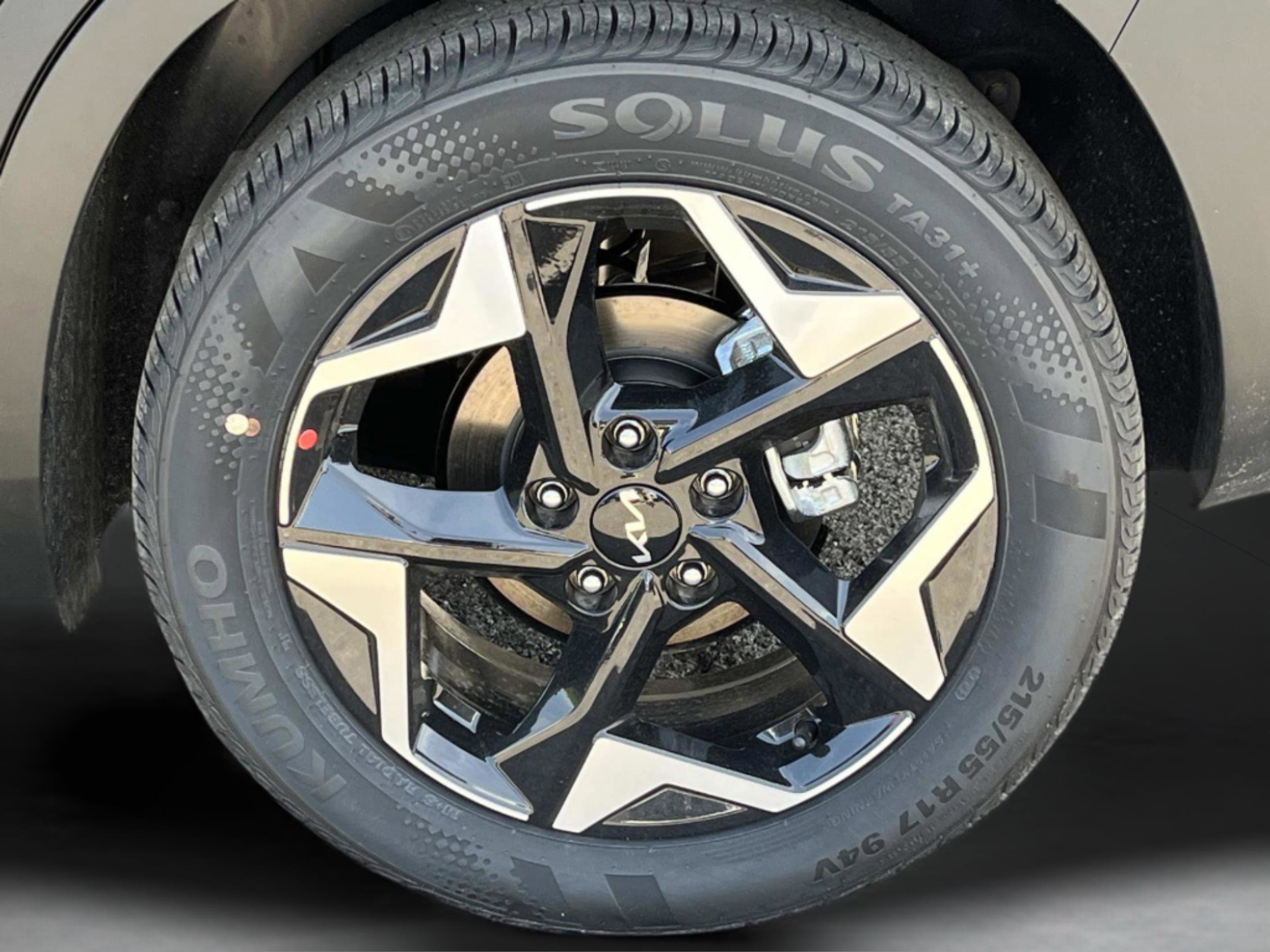 New 2026 Fusion Black Kia S image 33