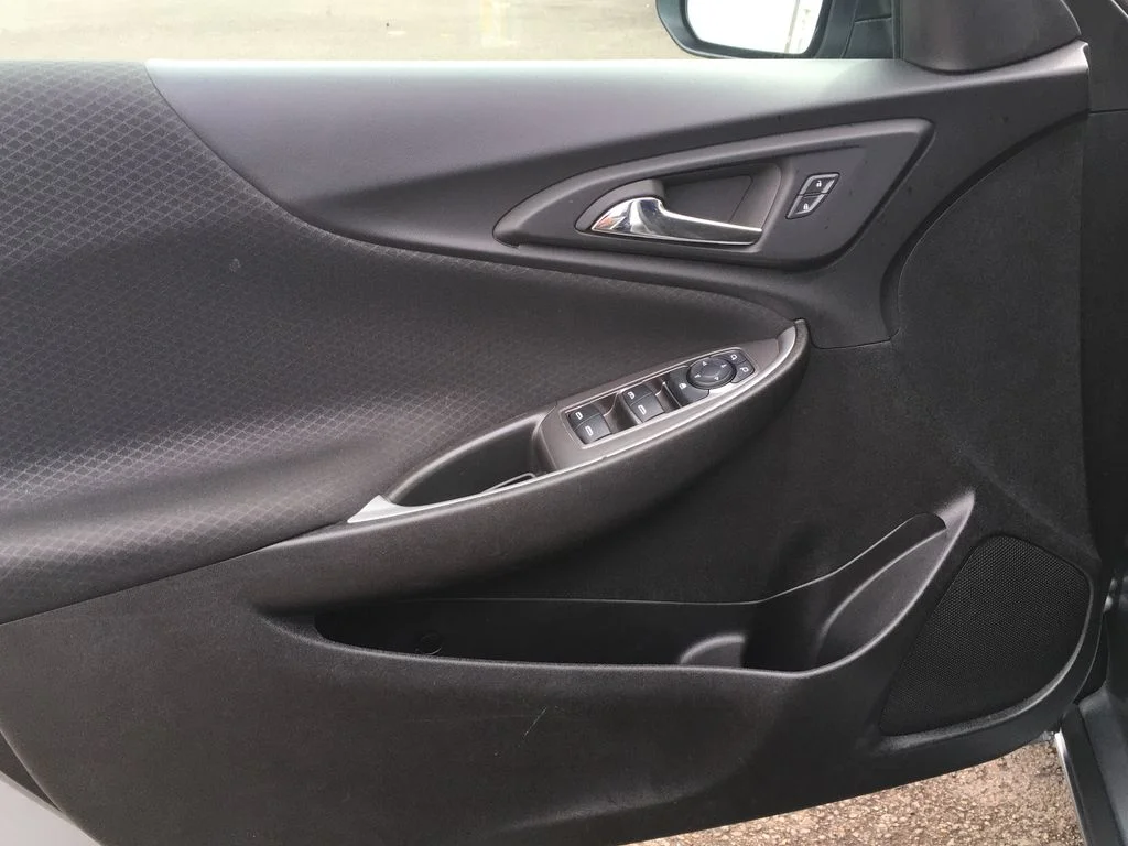 Used 2025 Gray Chevrolet LT image 19