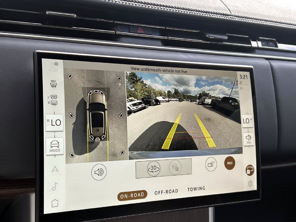 Used 2025 Silver Land Rover SE image 27