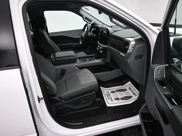 Used 2022 White Ford XLT image 12