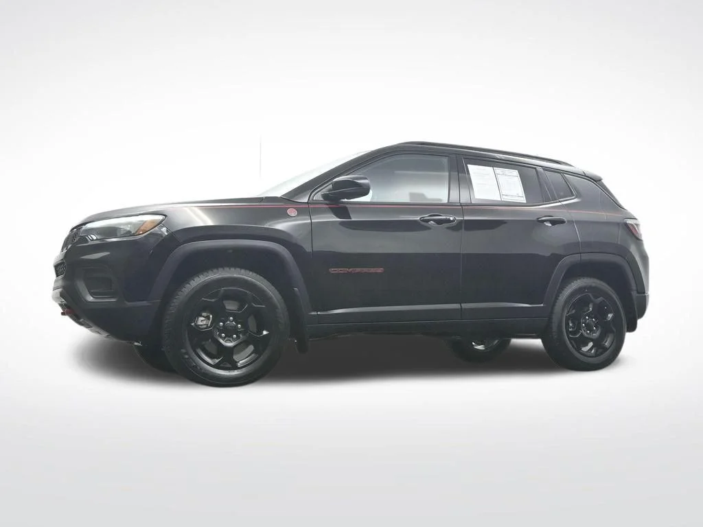 Certified Used 2023 Diamond Black Jeep Trailhawk image 32