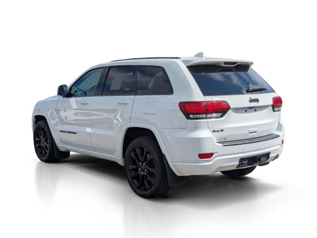 Used 2020 White Jeep Altitude image 11