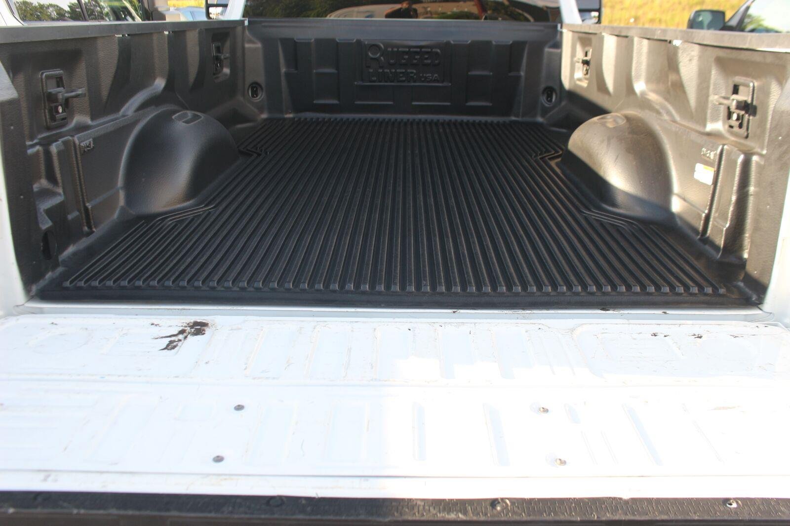 Used 2023 Oxford White Ford XL image 13