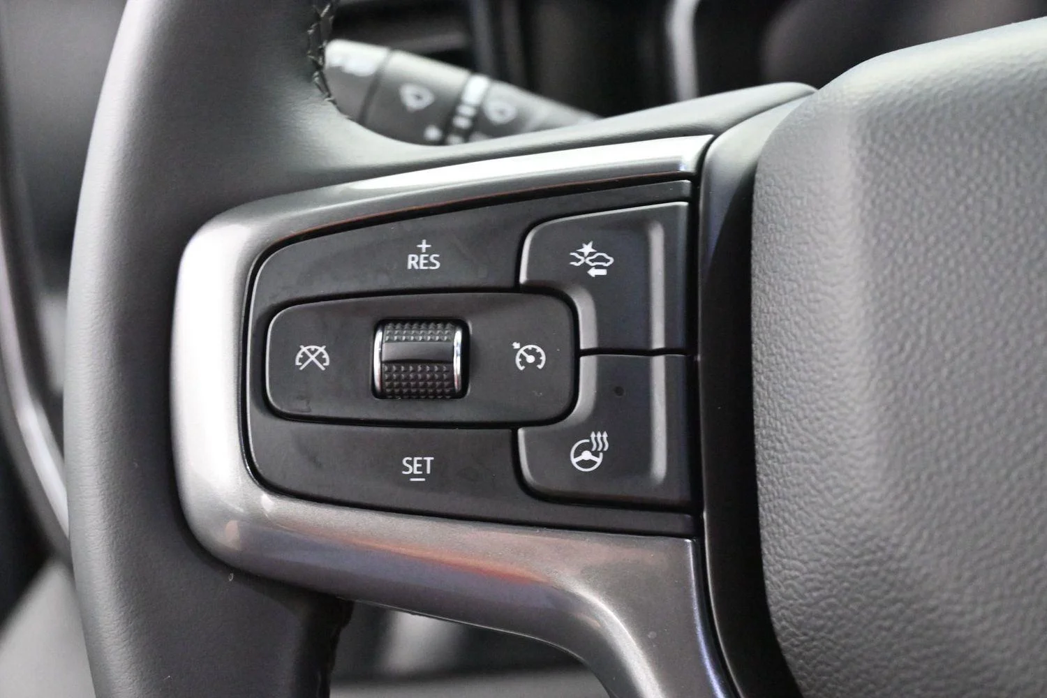 Used 2025 Sterling Gray Metallic Chevrolet LT image 18