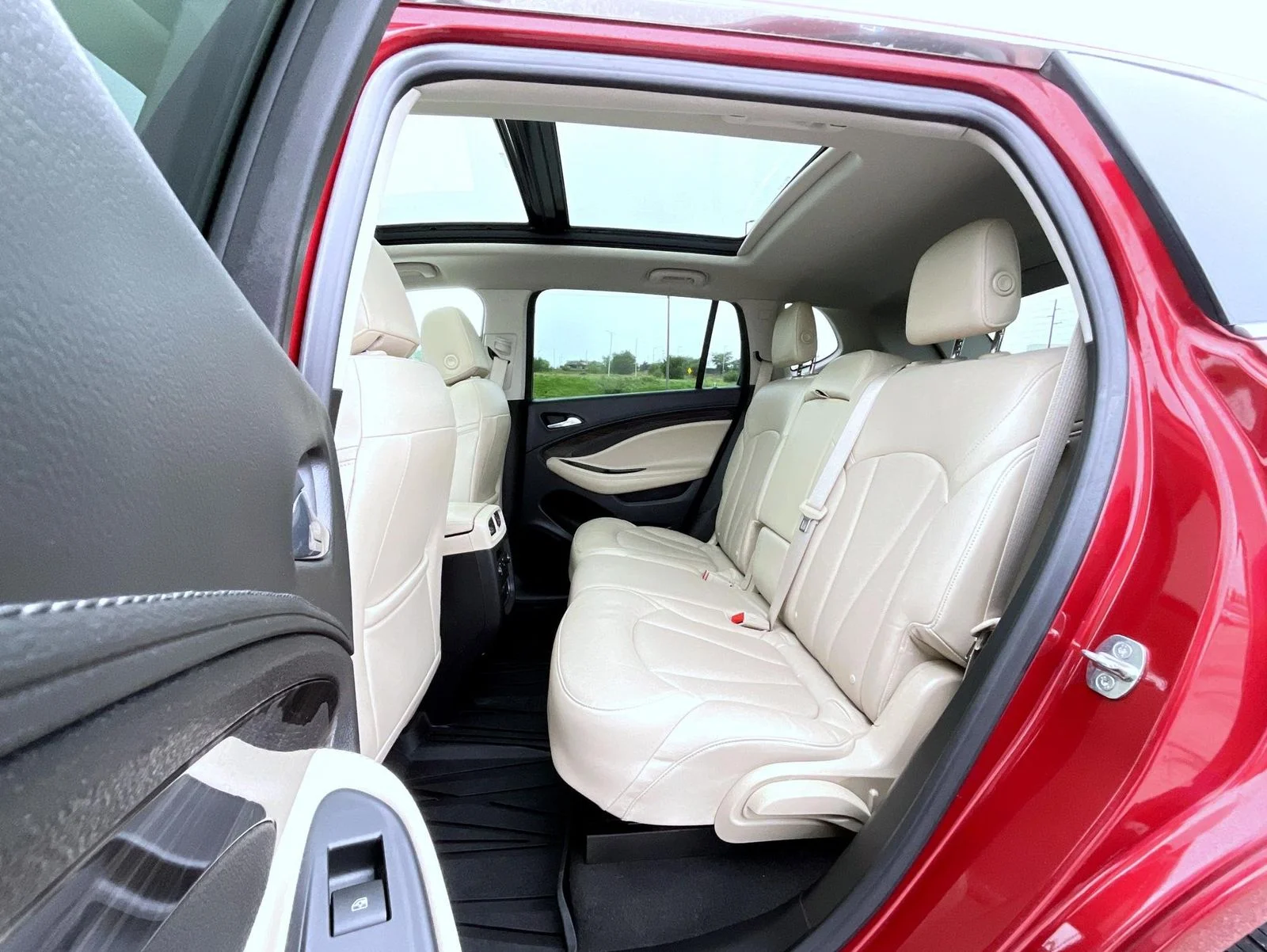 Used 2019 Red Buick Premium I image 19