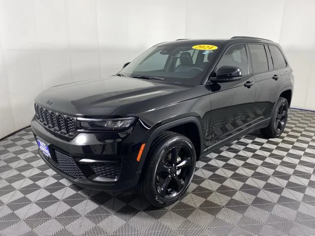 Used 2024 Black Jeep Altitude X image 11