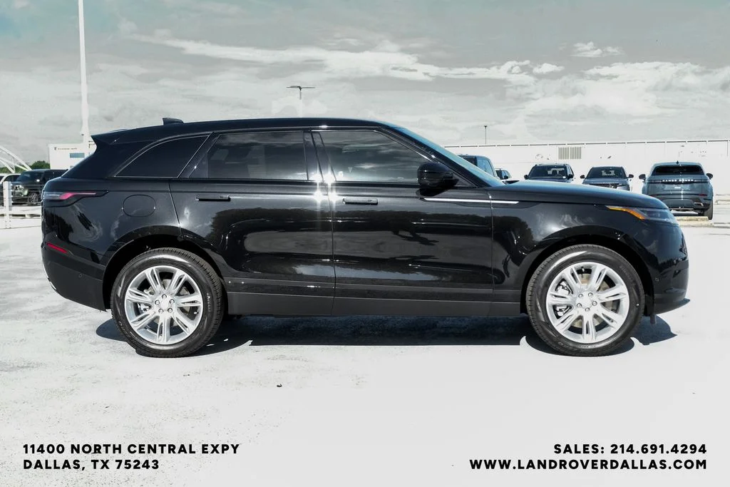 New 2026 Santorini Black Metallic Land Rover S image 5