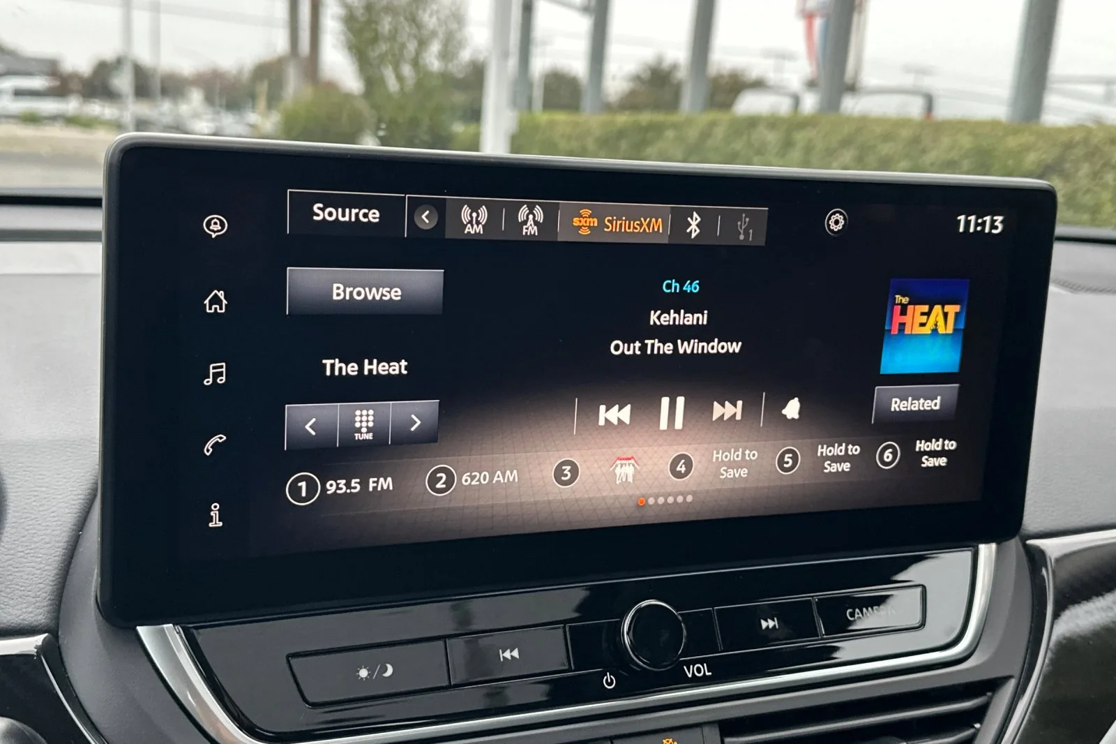 2025 Nissan Altima SR - Photo 17