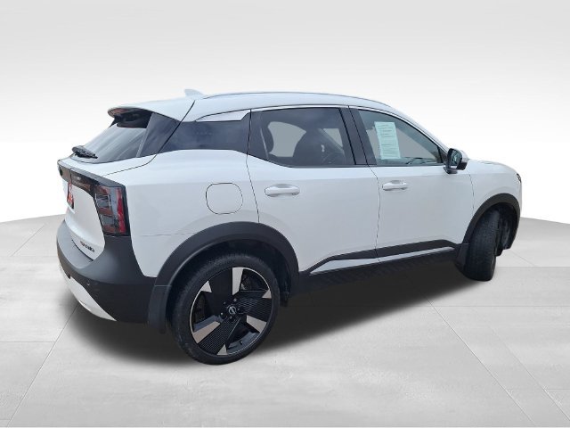 Certified Used 2025 White Nissan SR image 8
