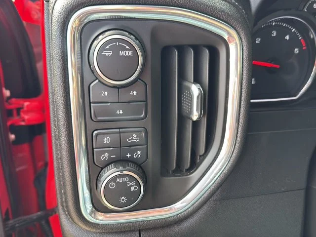 Used 2022 Red Chevrolet LT image 25