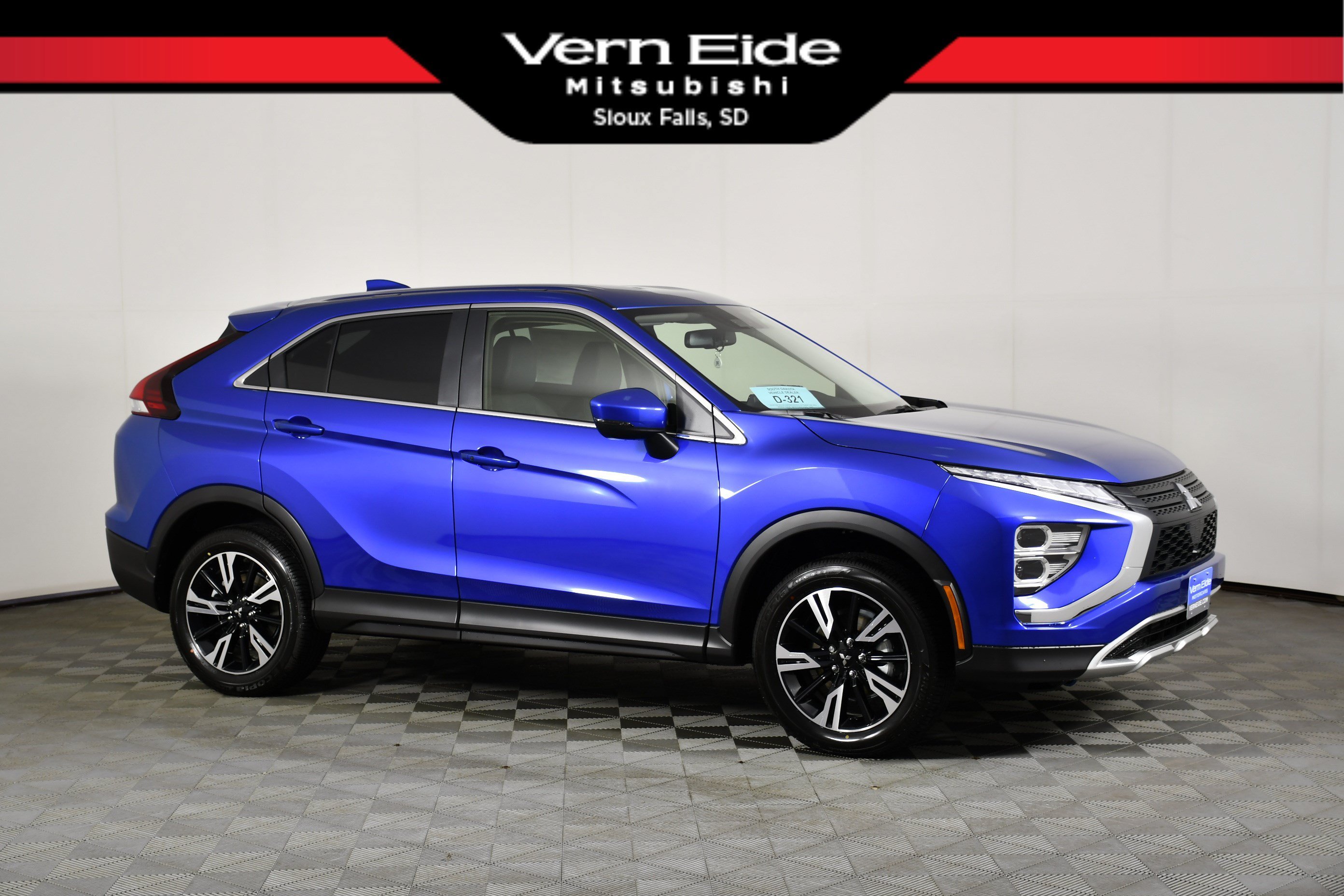 New 2026 Lightning Blue Metallic Mitsubishi SE image 1