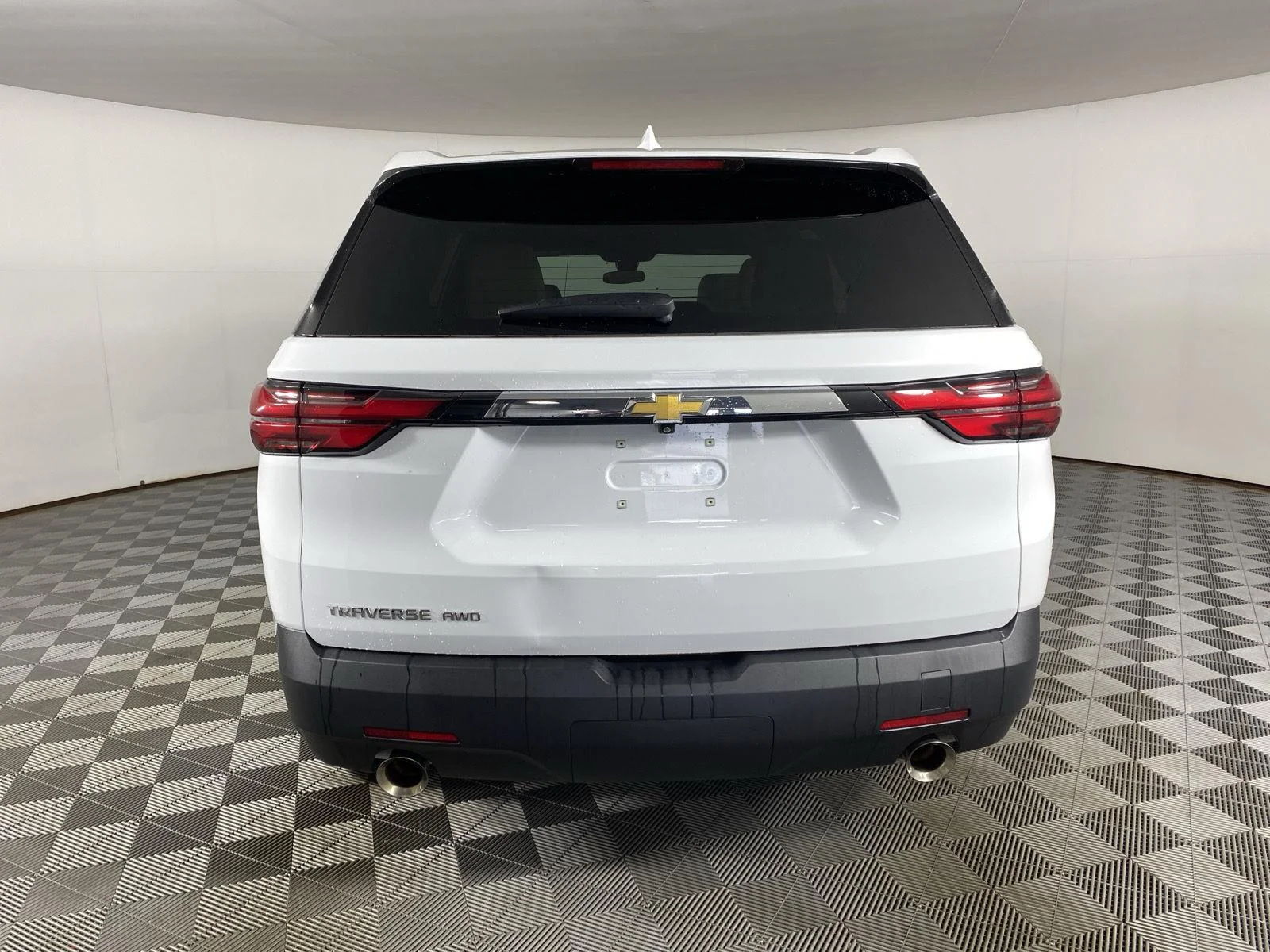 Used 2023 Wh Chevrolet  image 6