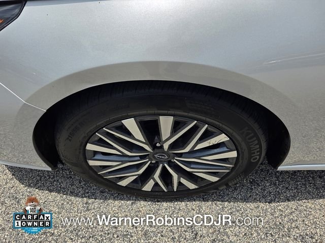 Used 2024 Silver Nissan 2.5 SV image 19