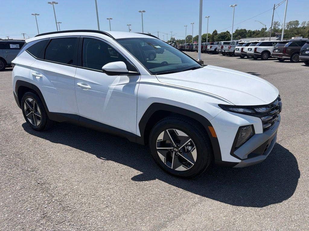 New 2026 White Hyundai SEL FWD image 1