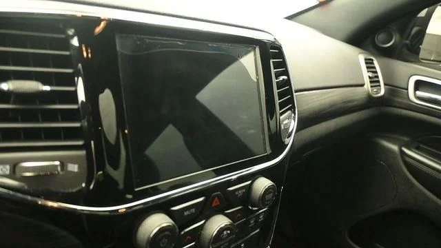 Used 2020 Silver Jeep Altitude image 16