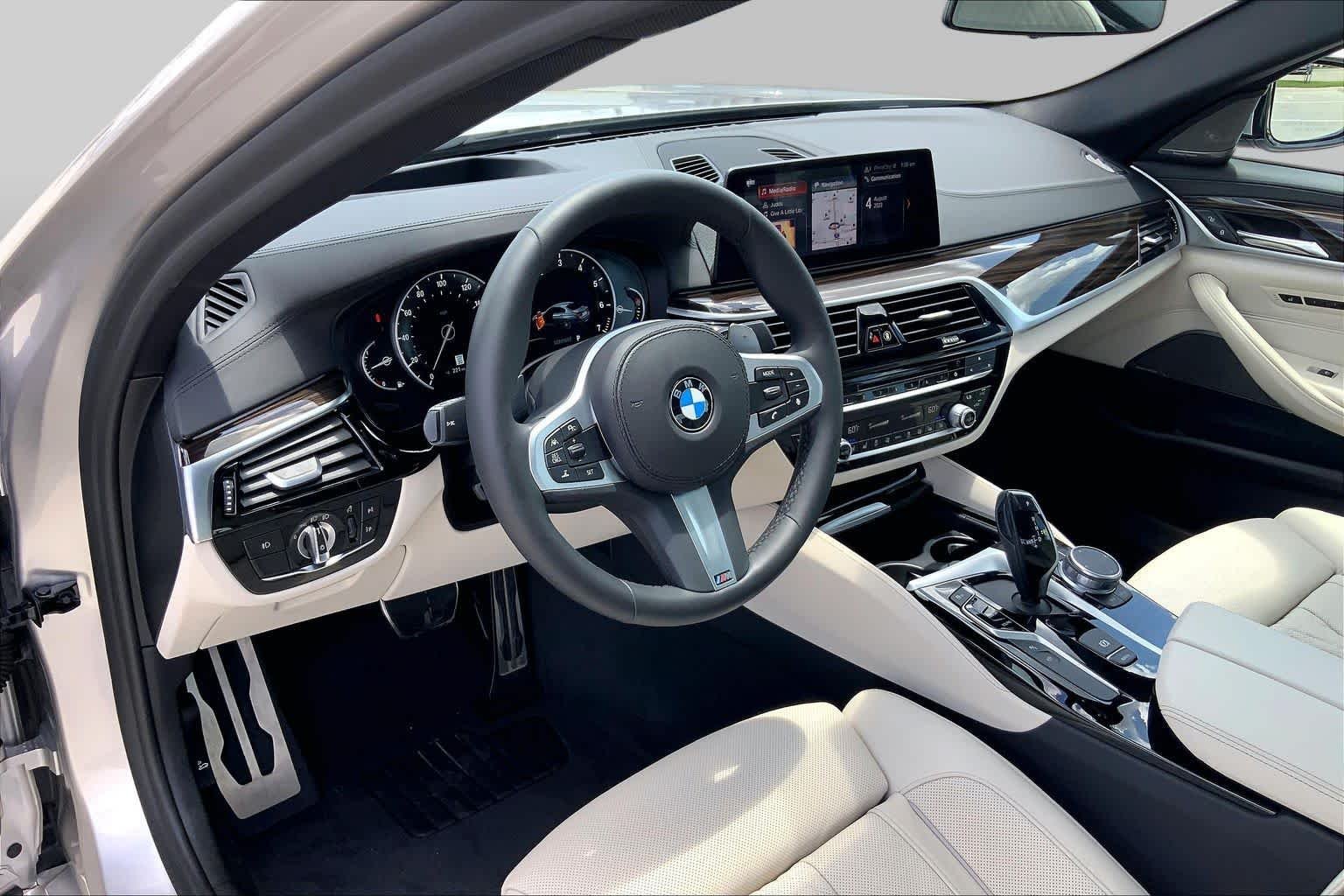 Used 2019 Rhodonite Silver Metallic BMW 540i image 17