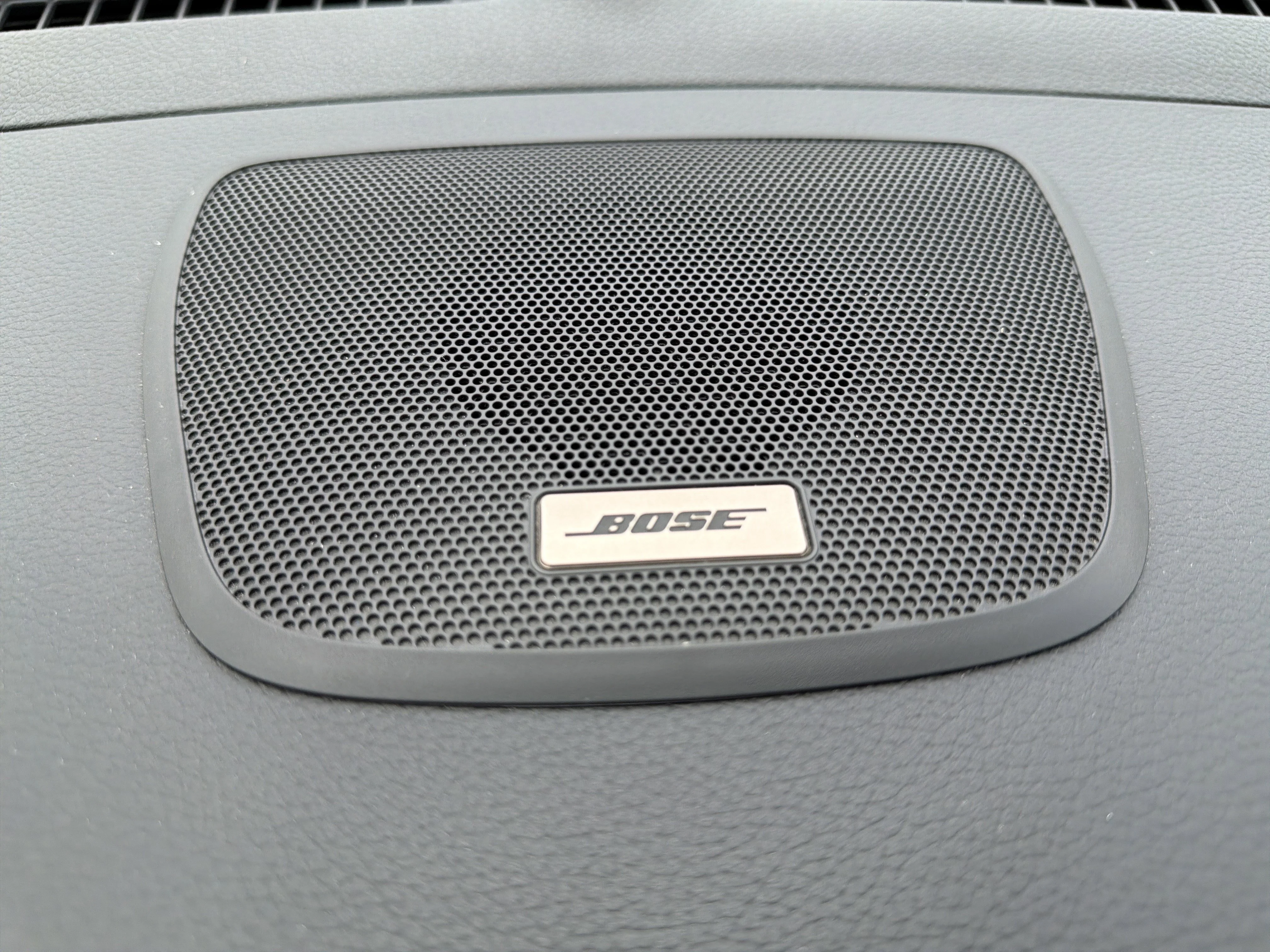 Used 2017 Brilliant Silver Nissan SL image 32