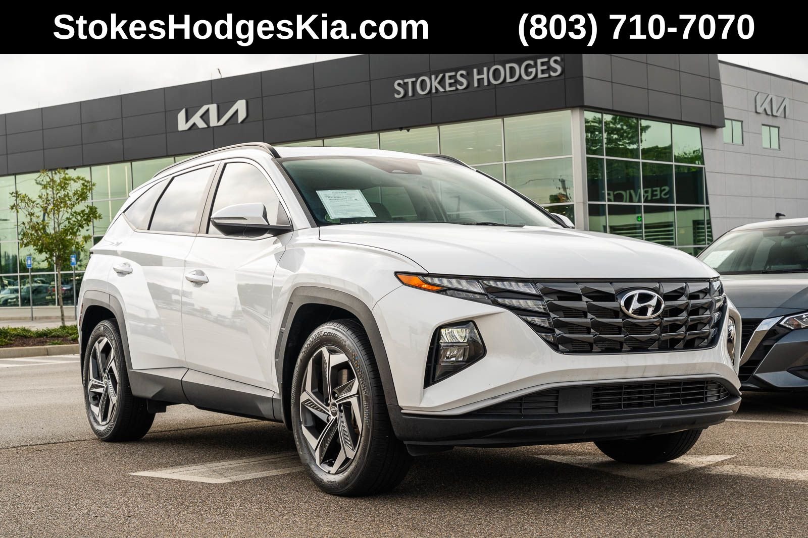 Used 2023 White Hyundai SEL image 1