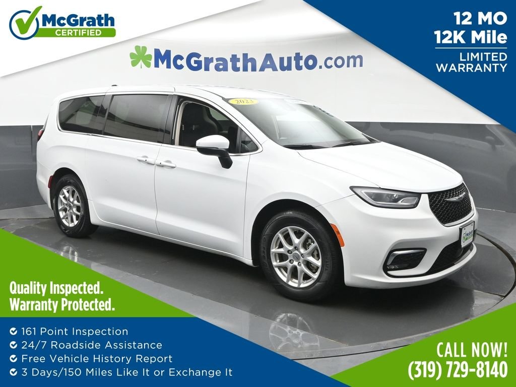 2023 Chrysler Pacifica Touring L's photo
