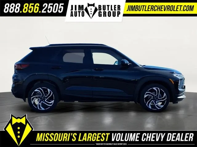 New 2026 Mosaic Black Metallic Chevrolet RS image 5