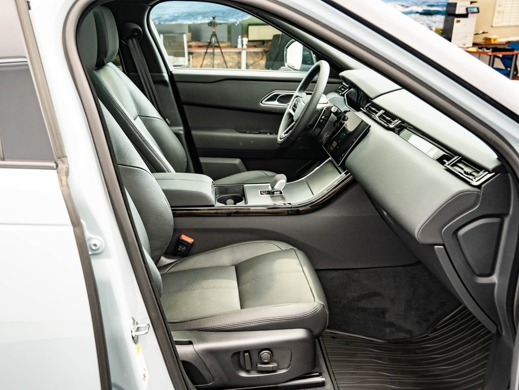 New 2026 Arroios Grey Land Rover S image 24