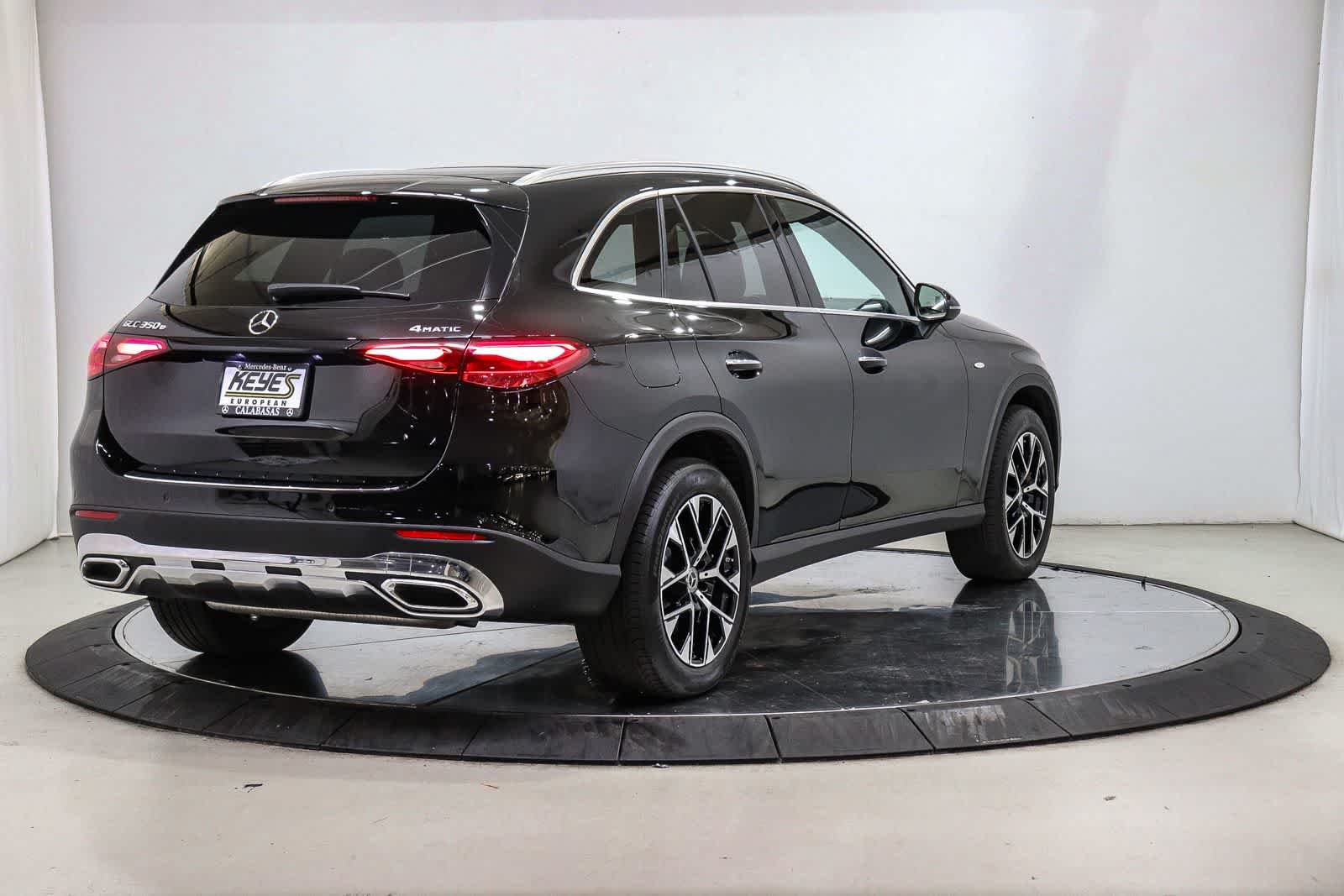 Used 2025 Black Mercedes-Benz GLC 350e image 4