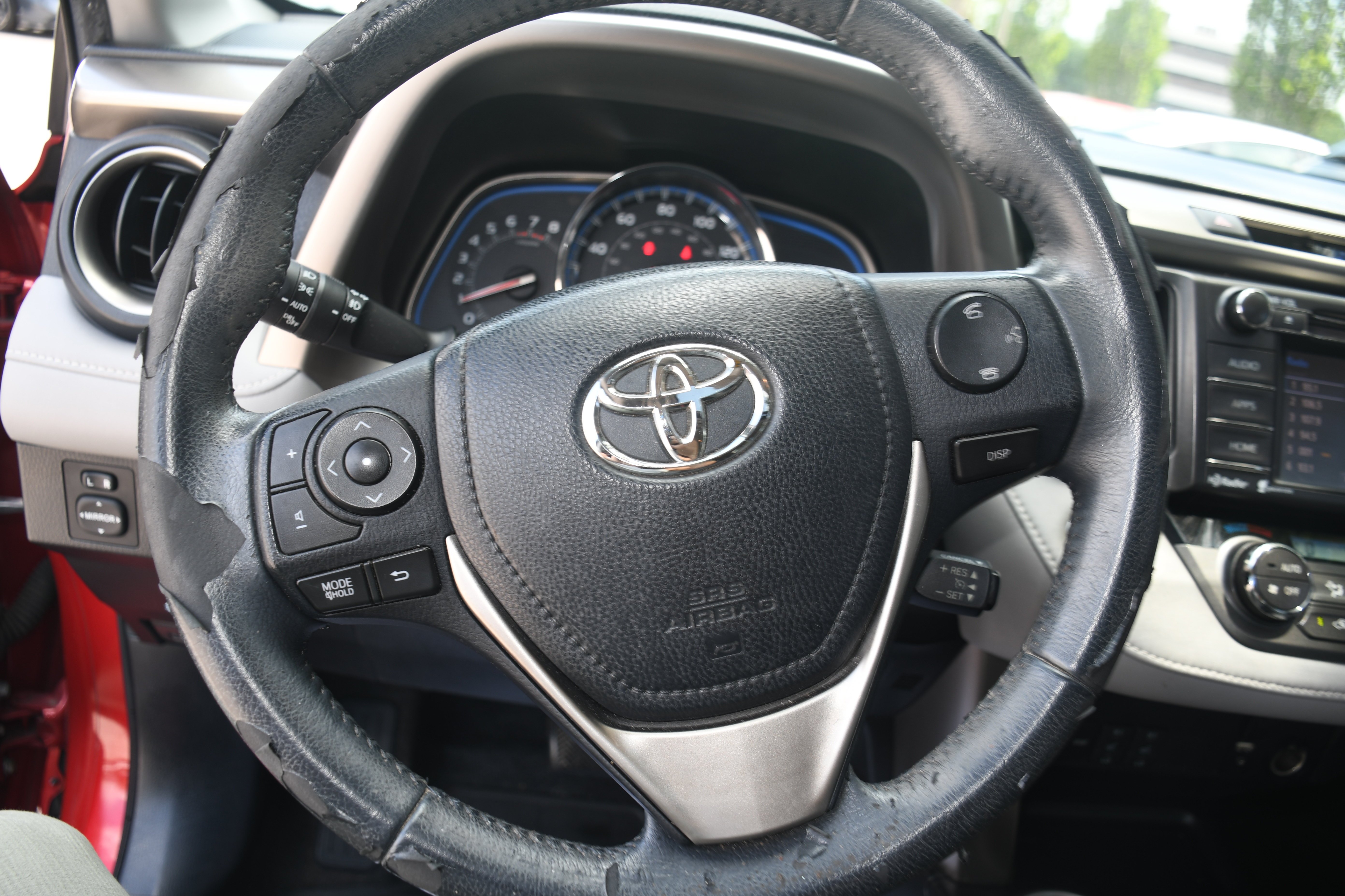Used 2015 Red Toyota Limited image 13