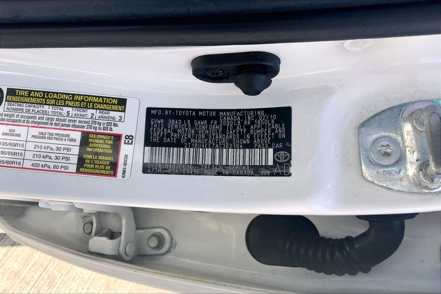 Used 2010 Super White Toyota LE image 29
