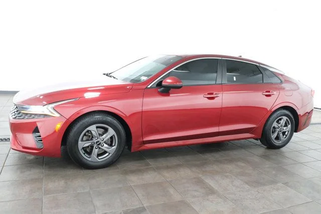 Used 2023 Red Kia LXS image 3