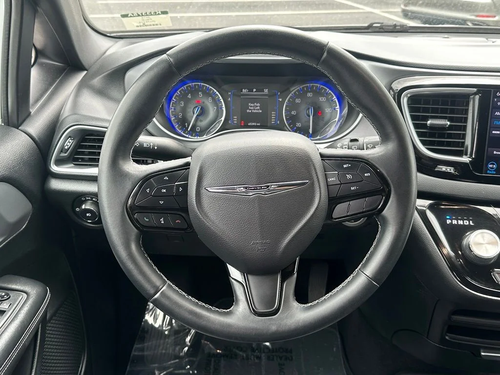 Used 2018 White Chrysler Touring L image 16