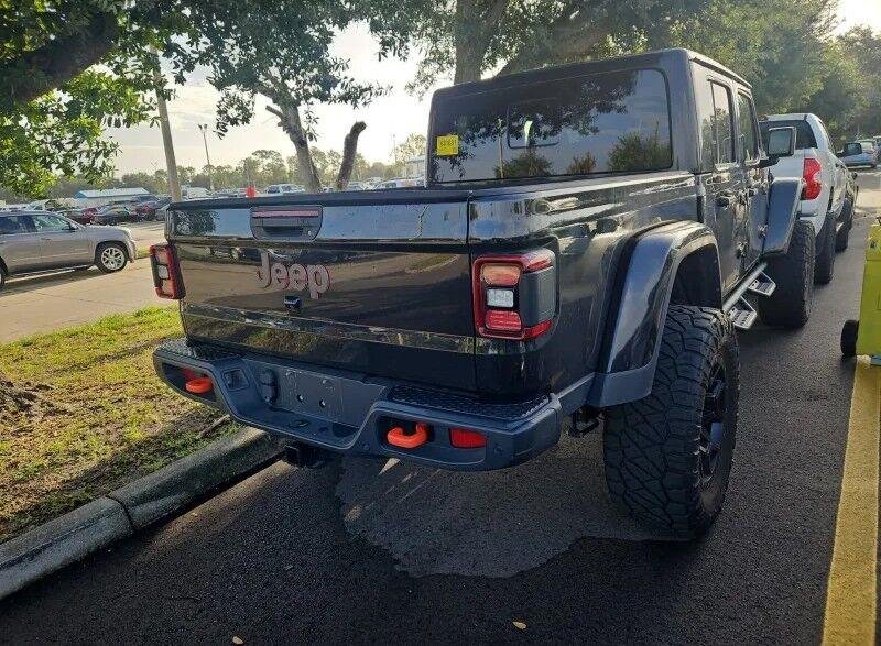 Used 2021 Black Clearcoat Jeep Mojave image 3