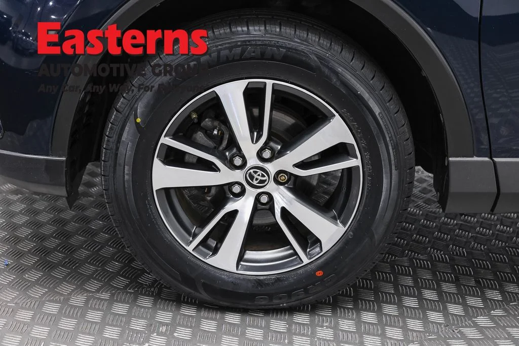 Used 2017 Blue Toyota XLE image 34