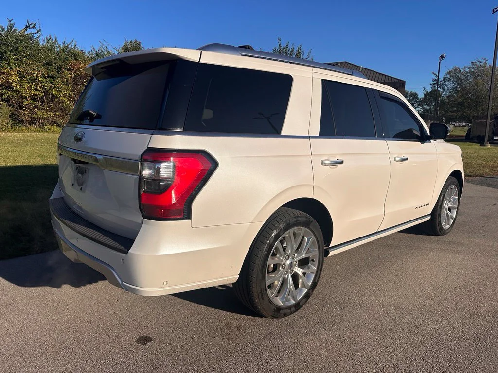 Used 2018 White Platinum Clearcoat Metallic Ford Platinum image 9