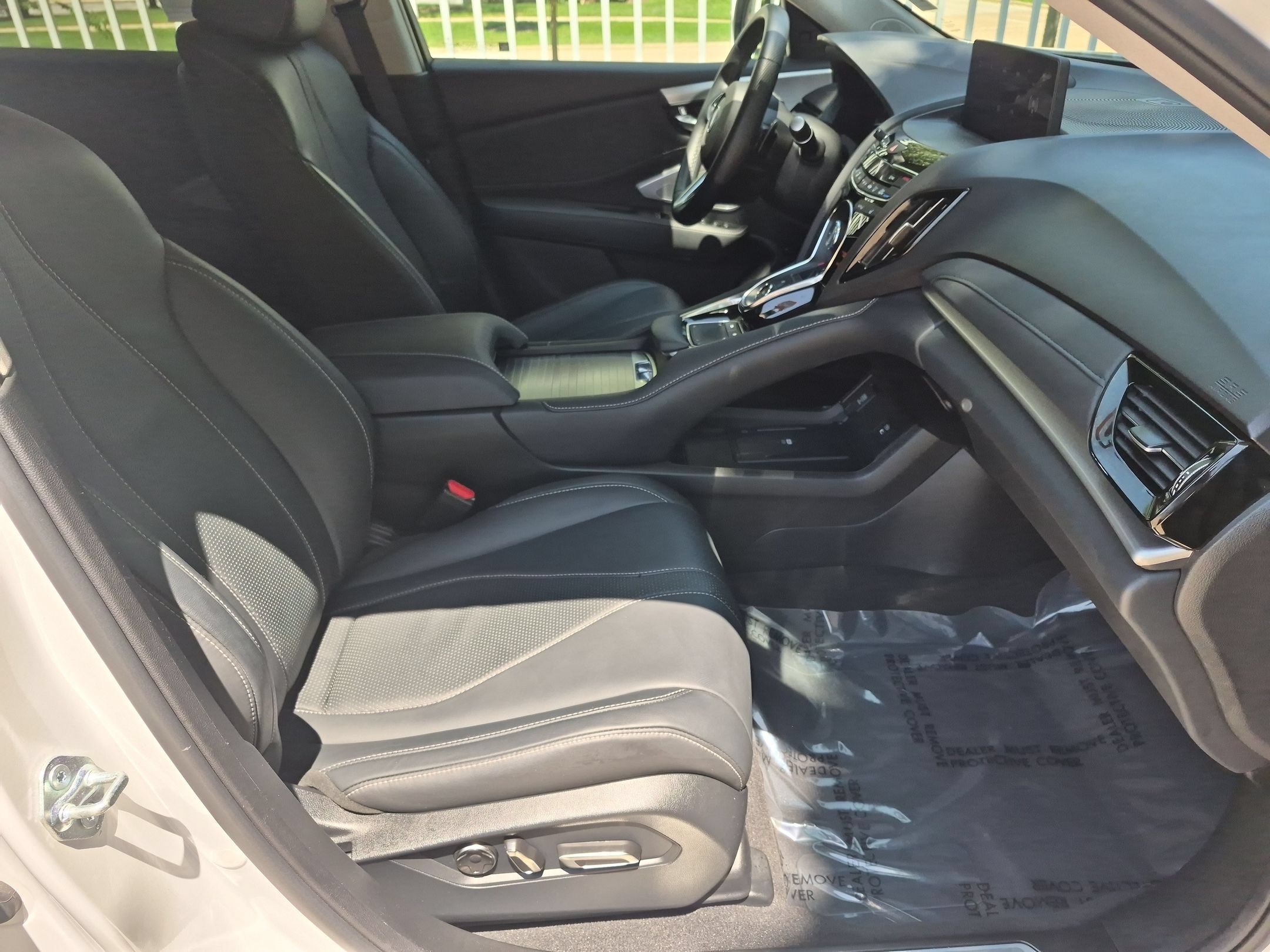 Used 2023 White Acura w/Technology Package image 32
