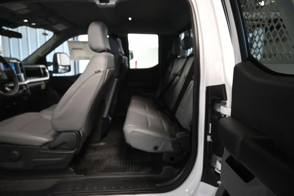 New 2026 Oxford White Ford XL image 19