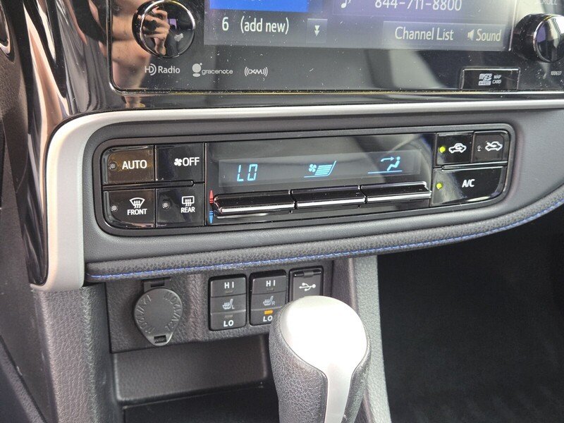 Used 2018 Slate Metallic TOYOTA XSE CVT image 23