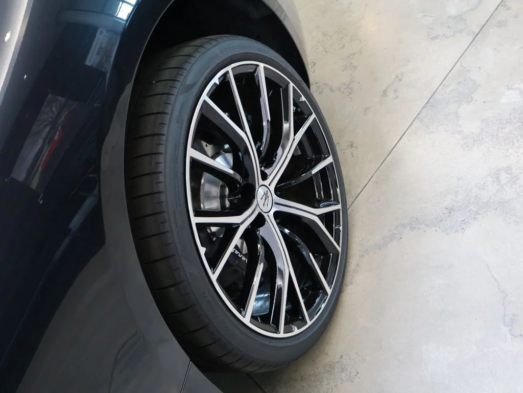 New 2026 Nero Assoluto Metallic Maserati Base image 43