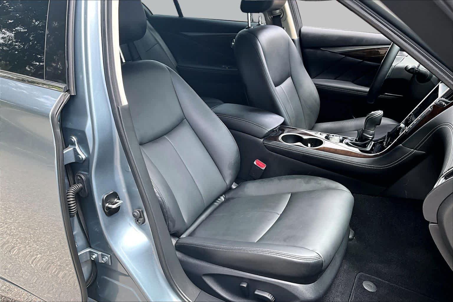 Used 2018 Hagane Blue INFINITI 3.0t LUXE image 9