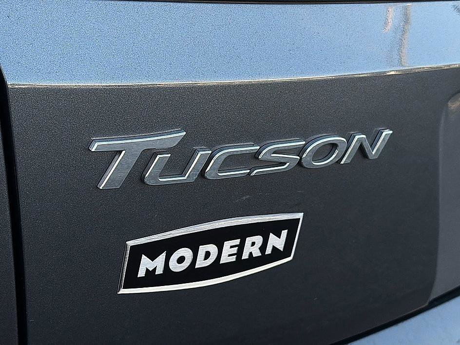 Used 2018 Coliseum Gray Hyundai SE image 26