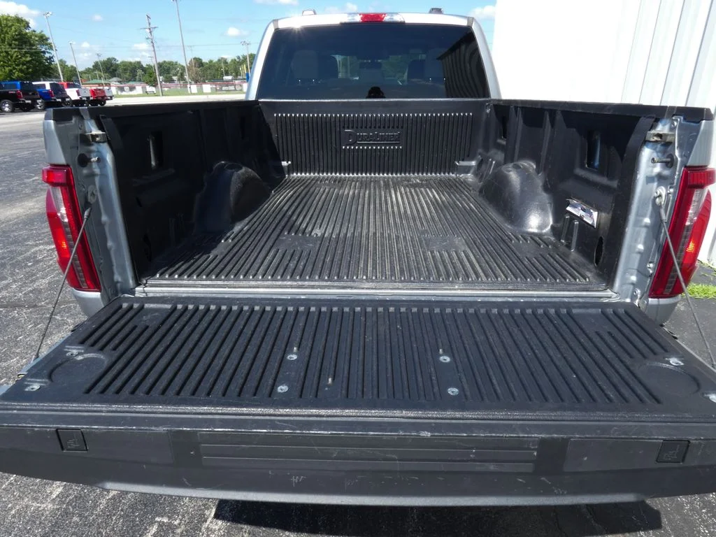 Used 2024 Silver Ford XLT image 30