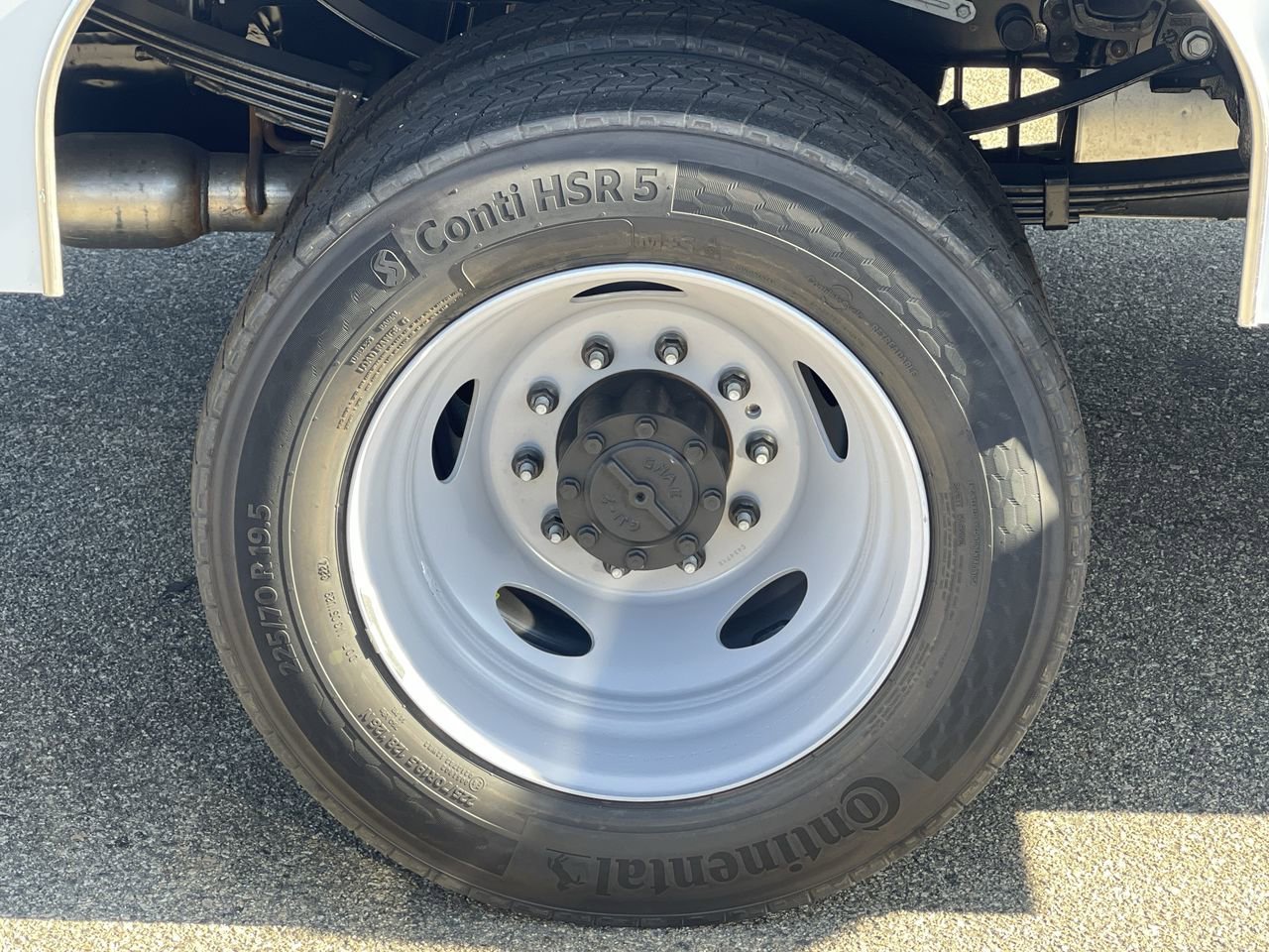 2024 Ford F-450 Super Duty Chassis Cab XL - Photo 11