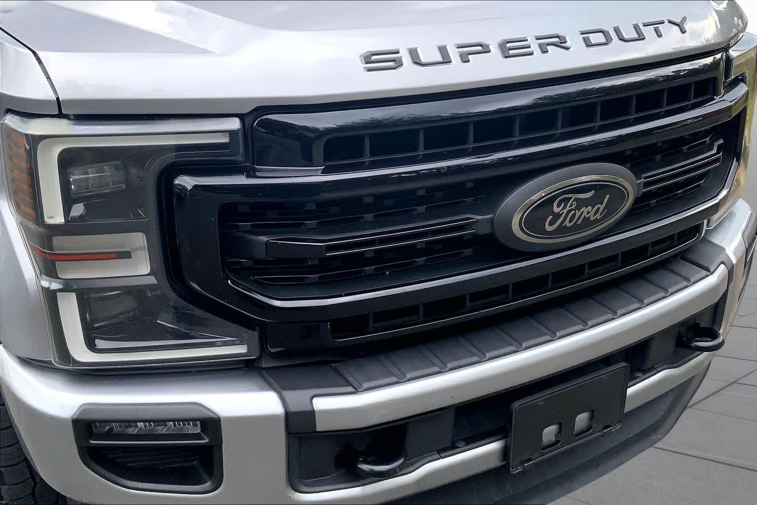 Used 2020 Iconic Silver Ford LARIAT image 29