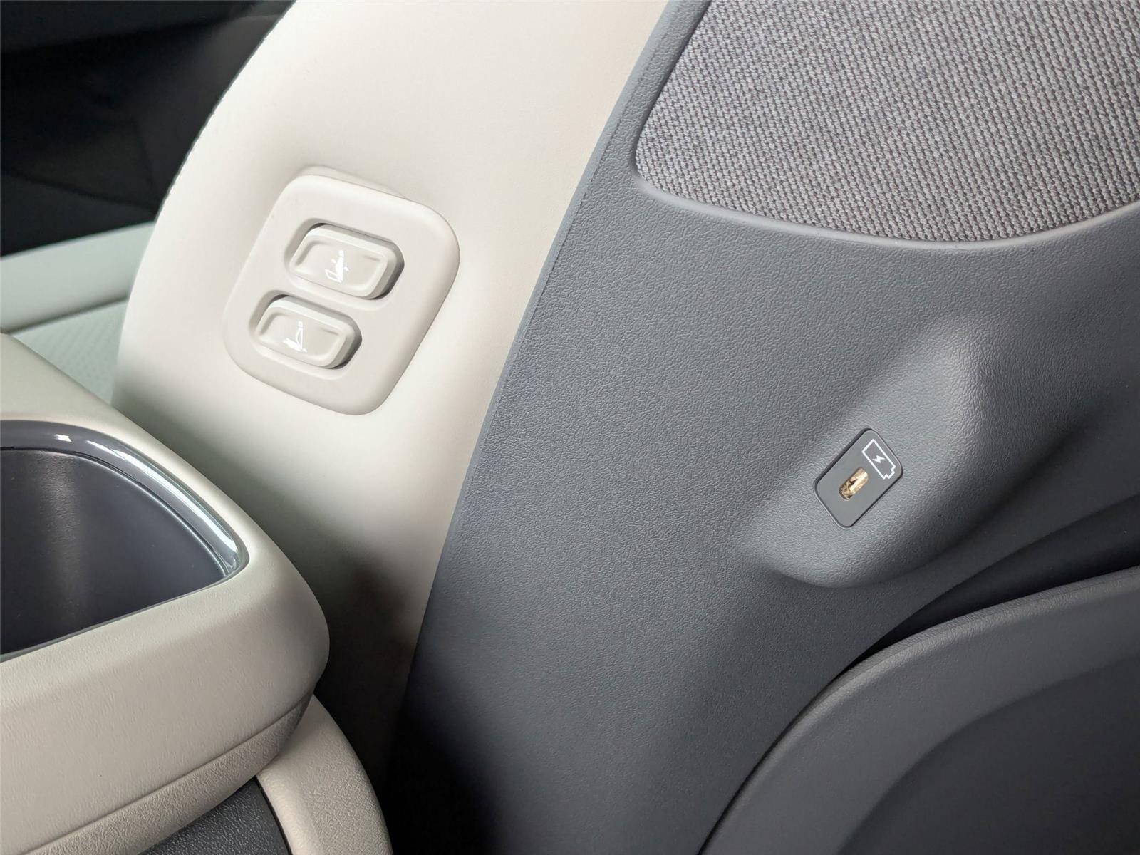 2026 Kia EV9 Wind - Photo 28