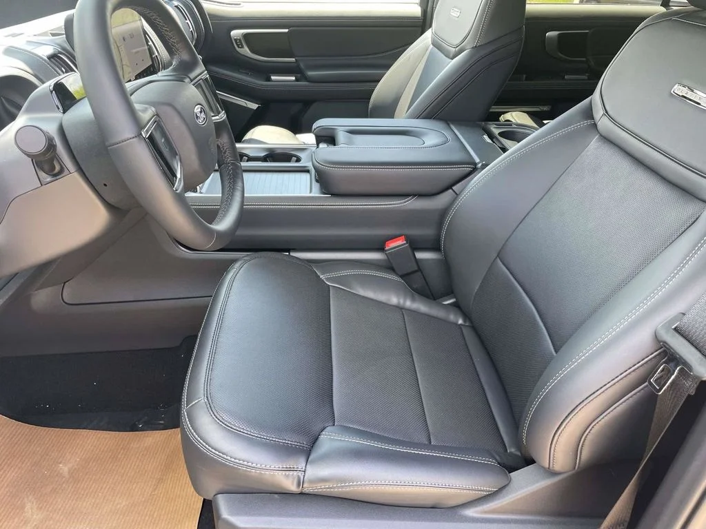 New 2027 Star White Metallic Tri-Coat Ford Platinum image 13