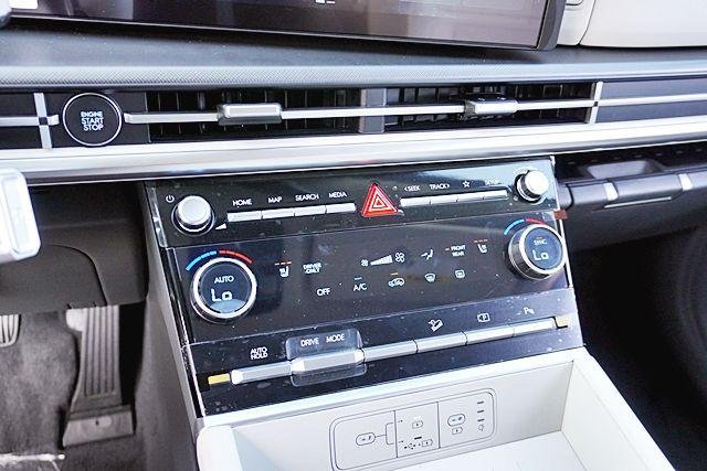 New 2026 Black Hyundai SEL image 32