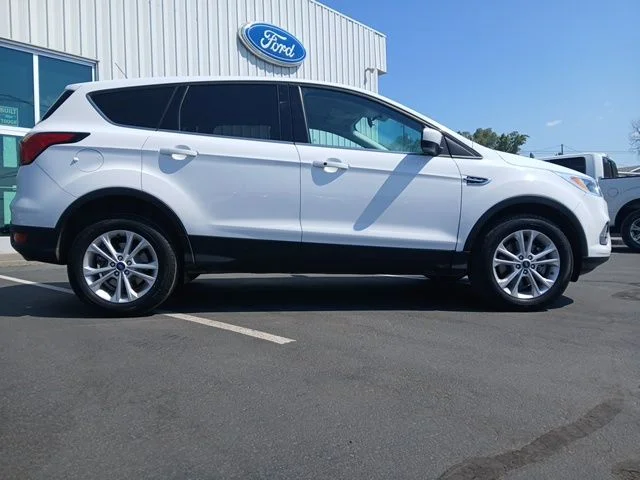 Used 2019 Ford Escape SE with VIN 1FMCU9GD4KUA36506 for sale in Madras, OR