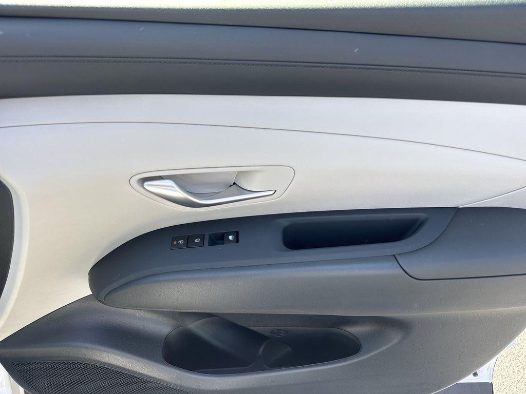 New 2026 White Hyundai SEL FWD image 14
